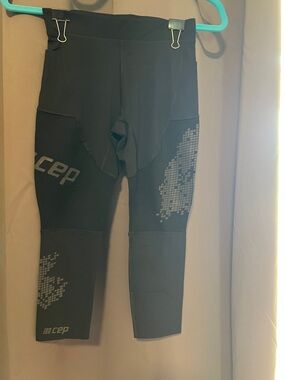 CEP Black Compression Athletic cropped leggings